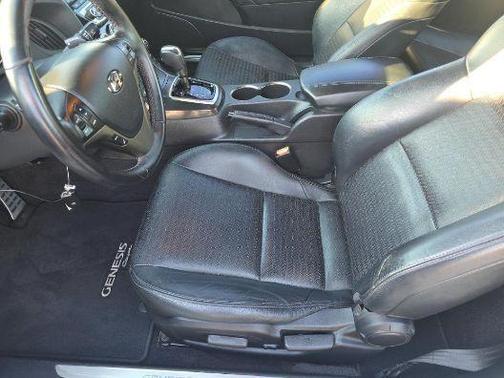 2013 Hyundai Genesis Coupe 3.8 Track