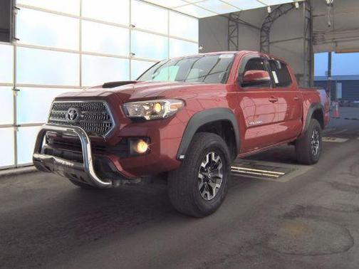 2016 Toyota Tacoma SR