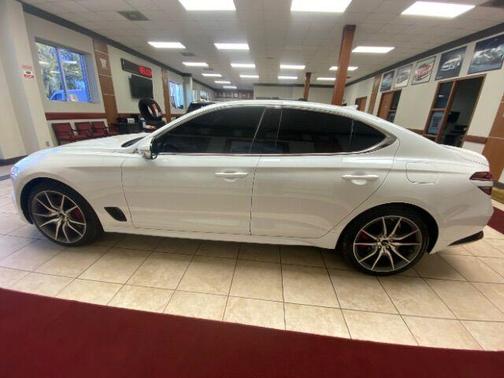 White 2025 Genesis G70 2.5T