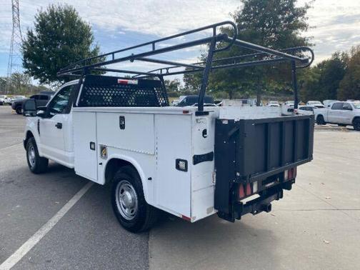 2019 Ford F-350 LIFT GATE BED LADDER RACKS