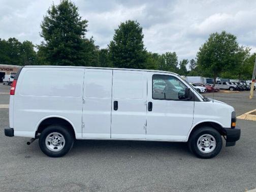 Summit White 2020 Chevrolet Express 2500 Work Van
