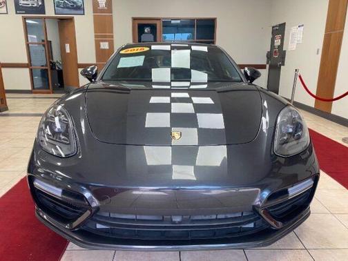 2018 Porsche Panamera Turbo