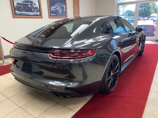 2018 Porsche Panamera Turbo