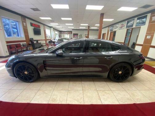 2018 Porsche Panamera Turbo