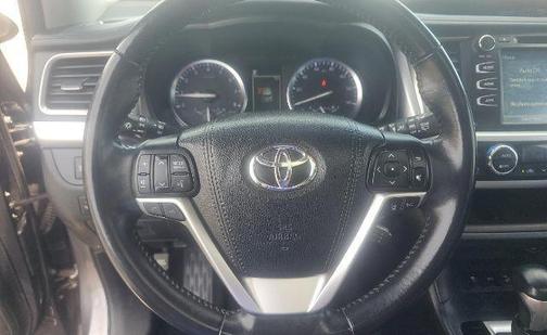 Predawn Gray Mica 2017 Toyota Highlander XLE