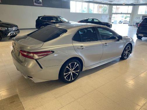 2020 Toyota Camry SE Nightshade