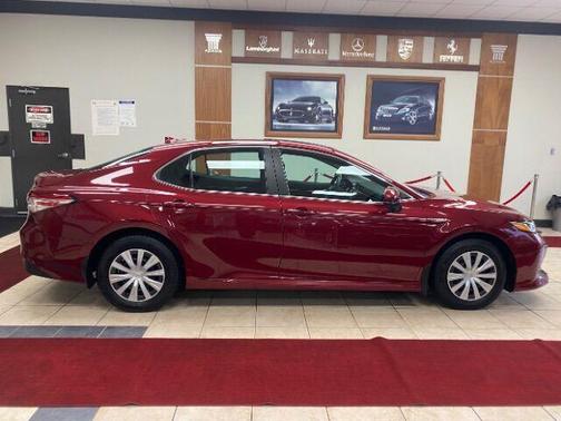 2019 Toyota Camry Hybrid LE