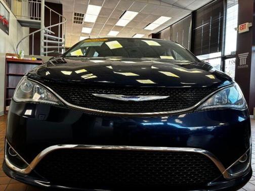 2020 Chrysler Pacifica Touring-L