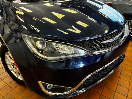 2020 Chrysler Pacifica Touring-L