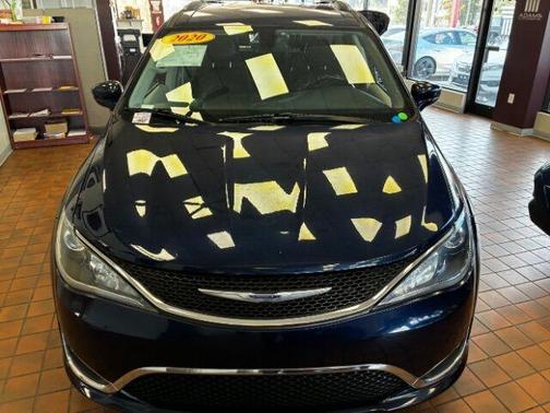 2020 Chrysler Pacifica Touring-L