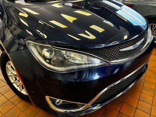 2020 Chrysler Pacifica Touring-L