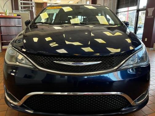 2020 Chrysler Pacifica Touring-L