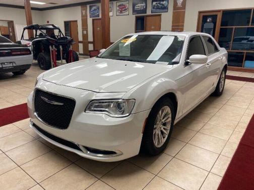 2018 Chrysler 300 Touring