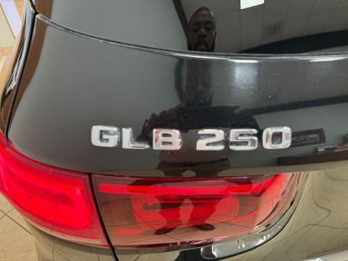 2020 Mercedes-Benz GLB 250 Base 4MATIC