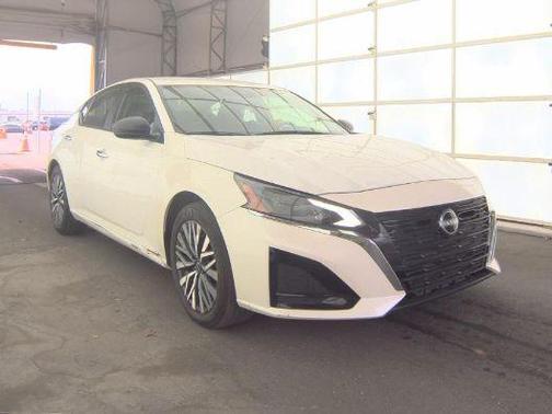 White 2024 Nissan Altima 2.5 SV