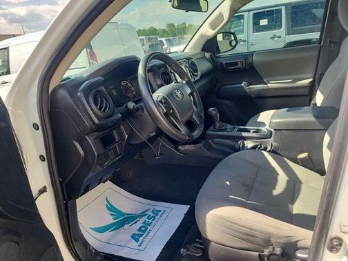 White 2017 Toyota Tacoma SR