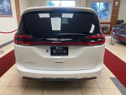 2021 Chrysler Pacifica Touring-L