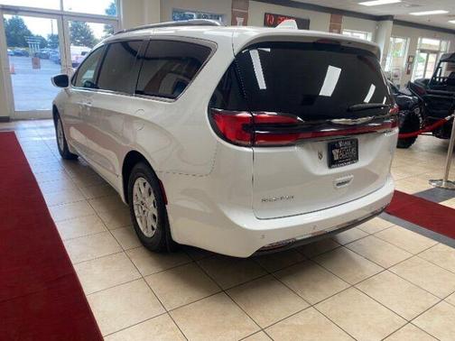 2021 Chrysler Pacifica Touring-L
