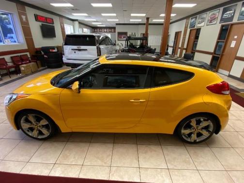26.2 Yellow 2017 Hyundai Veloster Value Edition
