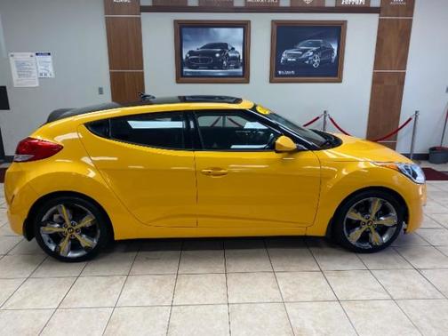 26.2 Yellow 2017 Hyundai Veloster Value Edition