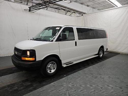 Summit White 2013 Chevrolet Express 3500 LS