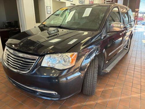 2016 Chrysler Town & Country Limited Platinum