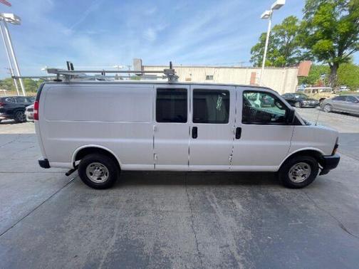 Summit White 2022 Chevrolet Express 2500 Work Van