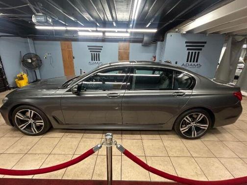 2016 BMW 740 i