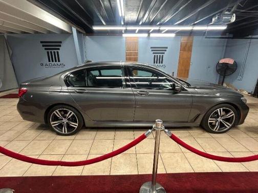 2016 BMW 740 i