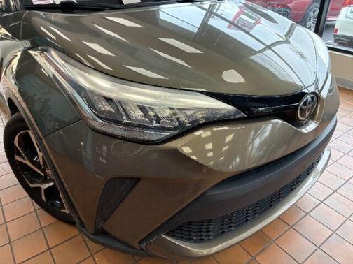 2021 Toyota C-HR XLE
