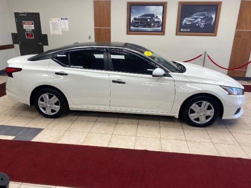 Glacier White 2019 Nissan Altima 2.5 S