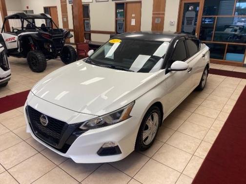 Glacier White 2019 Nissan Altima 2.5 S