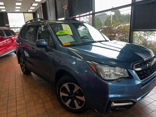 Quartz Blue Pearl 2017 Subaru Forester 2.5i Premium