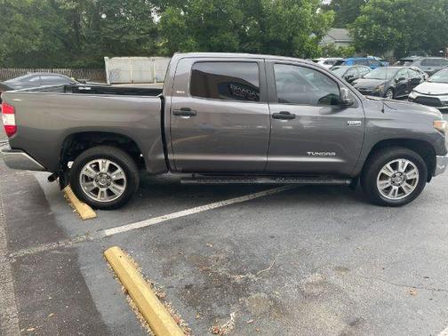 Magnetic Gray Metallic 2018 Toyota Tundra SR5