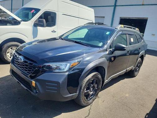 Crystal Black Silica 2022 Subaru Outback Wilderness