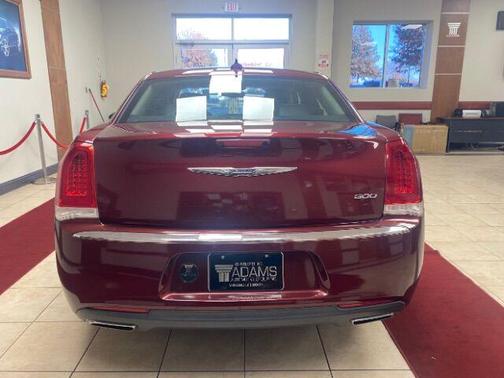 2016 Chrysler 300 Limited