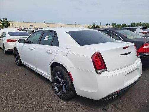Bright White Clearcoat 2021 Chrysler 300 Touring