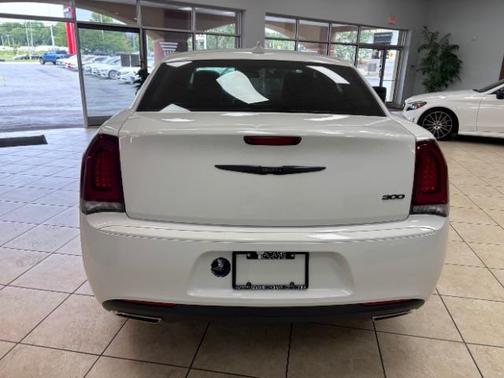 Bright White Clearcoat 2021 Chrysler 300 Touring