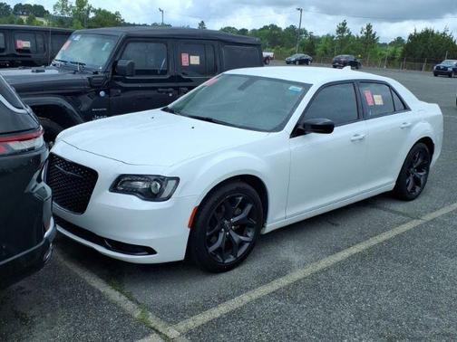 Bright White Clearcoat 2021 Chrysler 300 Touring
