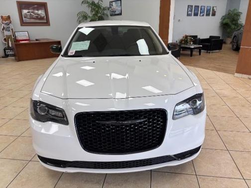Bright White Clearcoat 2021 Chrysler 300 Touring