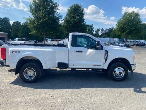 Oxford White 2023 Ford F-350 XLT