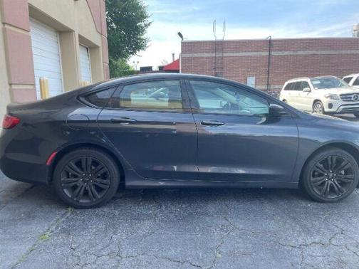 2017 Chrysler 200 LX