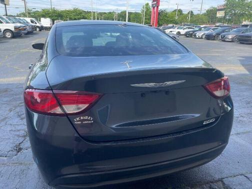 2017 Chrysler 200 LX