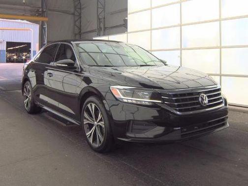 Deep Black Pearl Effect 2021 Volkswagen Passat 2.0T SE