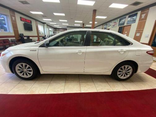 2016 Toyota Camry Hybrid XLE