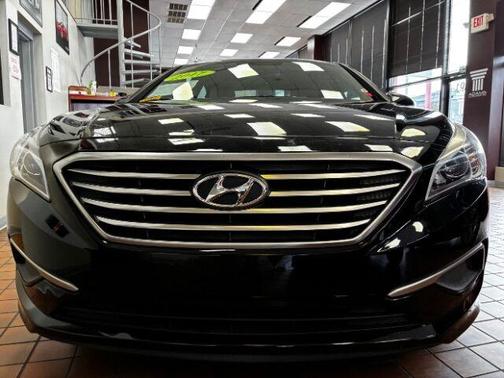 2017 Hyundai SONATA SE