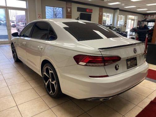 2020 Volkswagen Passat 2.0T R-Line