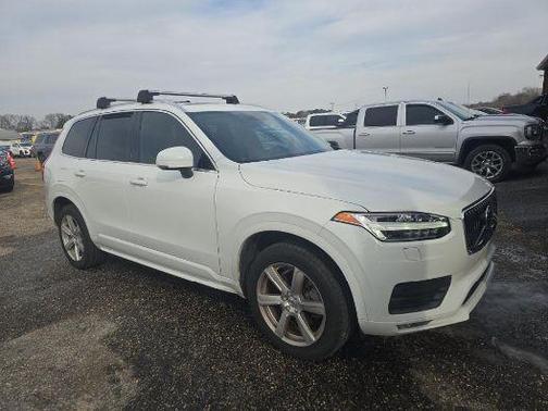 2021 Volvo XC90 T6 Momentum 7 Passenger
