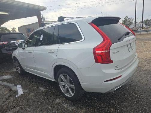 2021 Volvo XC90 T6 Momentum 7 Passenger