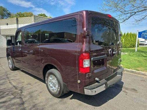 2013 Nissan NV Passenger NV3500 HD SL V8
